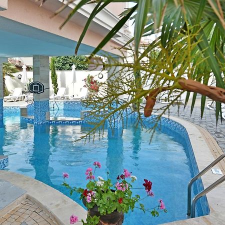 Sirena Palace Family Hotel ออบซอร์ ภายนอก รูปภาพ
