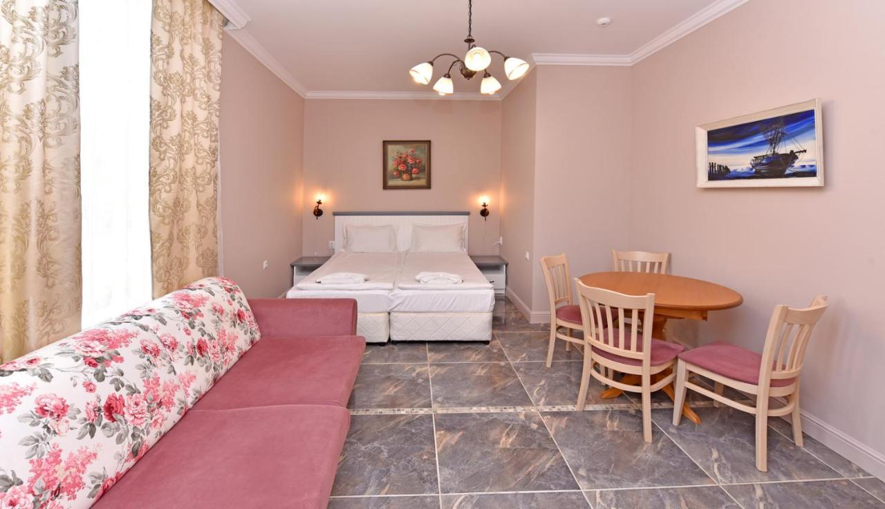 Sirena Palace Family Hotel ออบซอร์ ภายนอก รูปภาพ