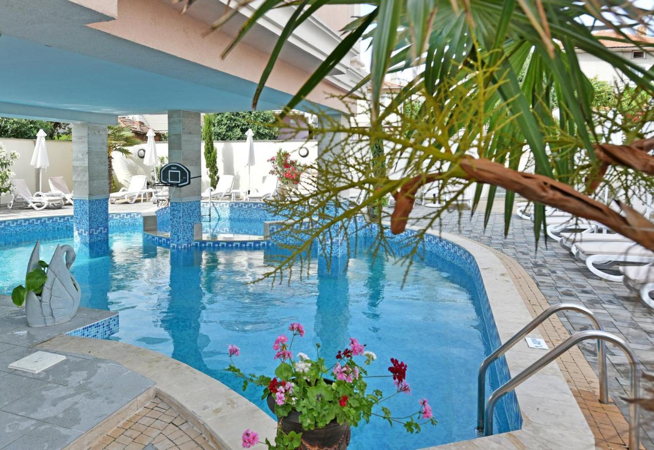 Sirena Palace Family Hotel ออบซอร์ ภายนอก รูปภาพ