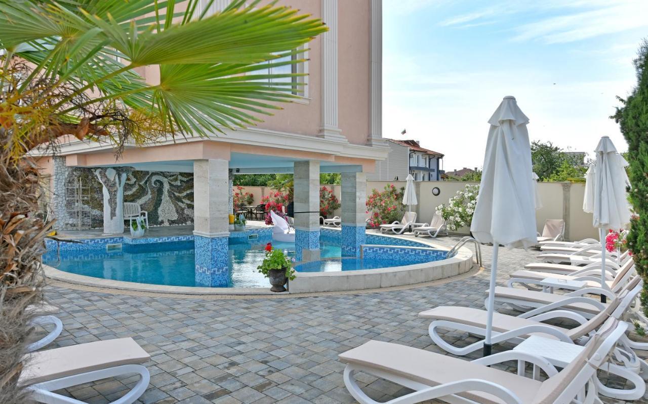 Sirena Palace Family Hotel ออบซอร์ ภายนอก รูปภาพ