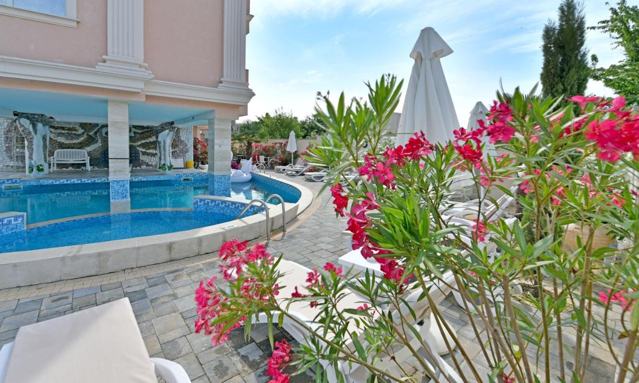 Sirena Palace Family Hotel ออบซอร์ ภายนอก รูปภาพ