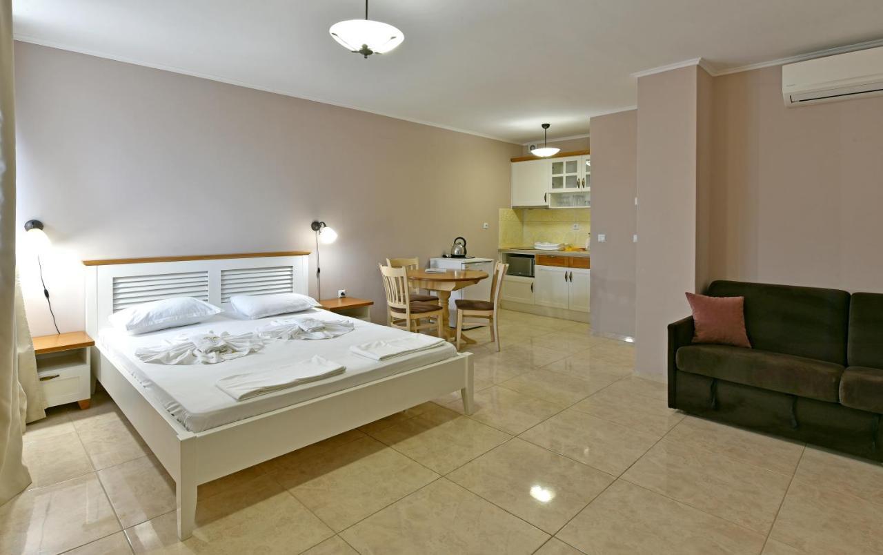 Sirena Palace Family Hotel ออบซอร์ ภายนอก รูปภาพ