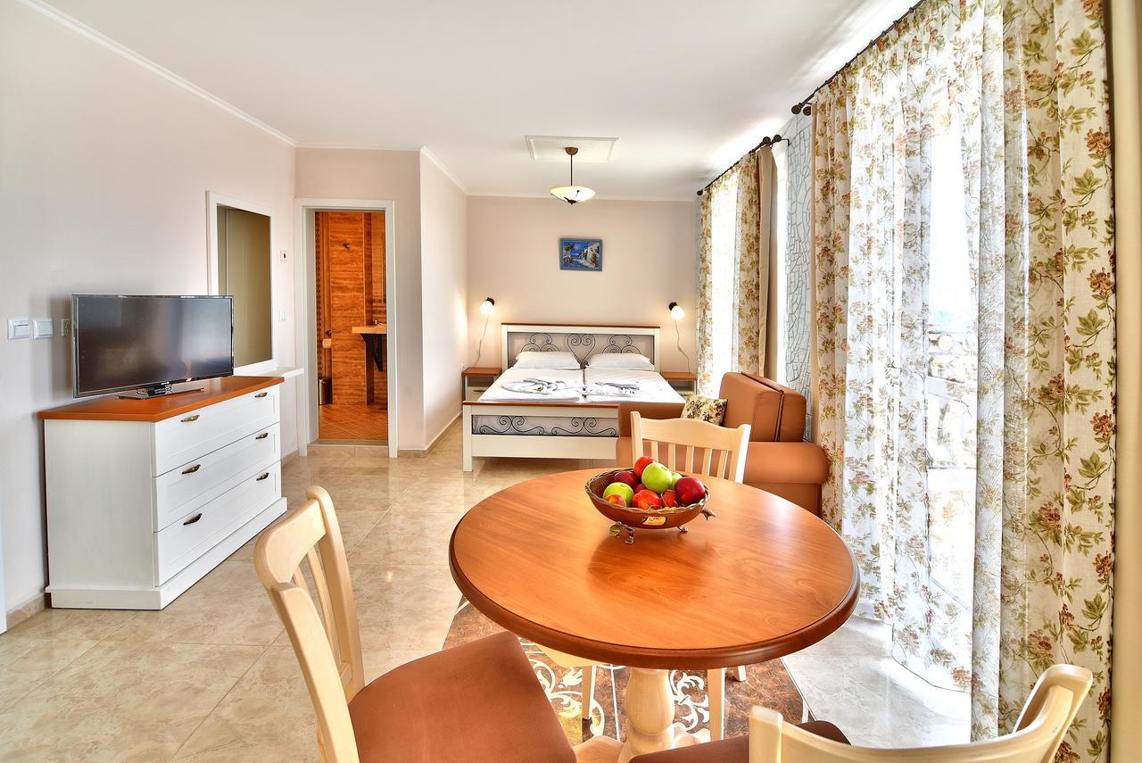 Sirena Palace Family Hotel ออบซอร์ ภายนอก รูปภาพ