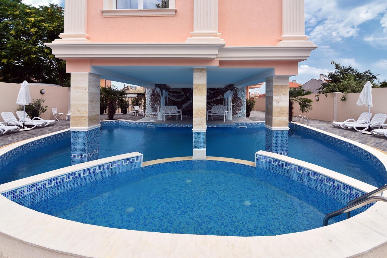 Sirena Palace Family Hotel ออบซอร์ ภายนอก รูปภาพ